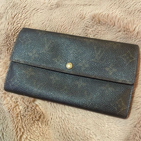 Vintage Louis Vuitton Monogram Sarah Wallet - Picture 1 of 5